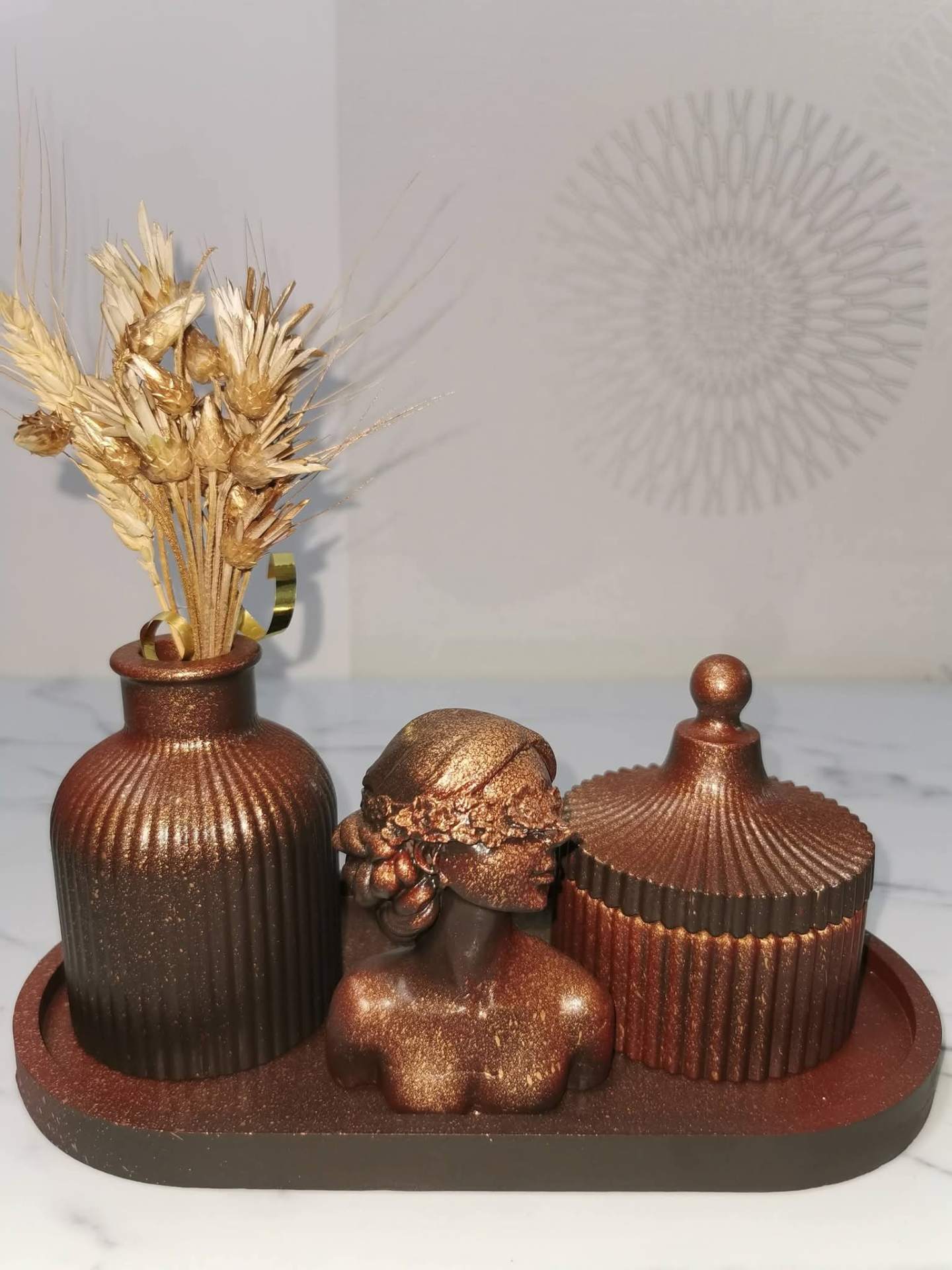 Set decorativ „Bronze Lady” — vază, bust și bijutieră – produs handmade Jeraima, lucrat manual pe comandă
