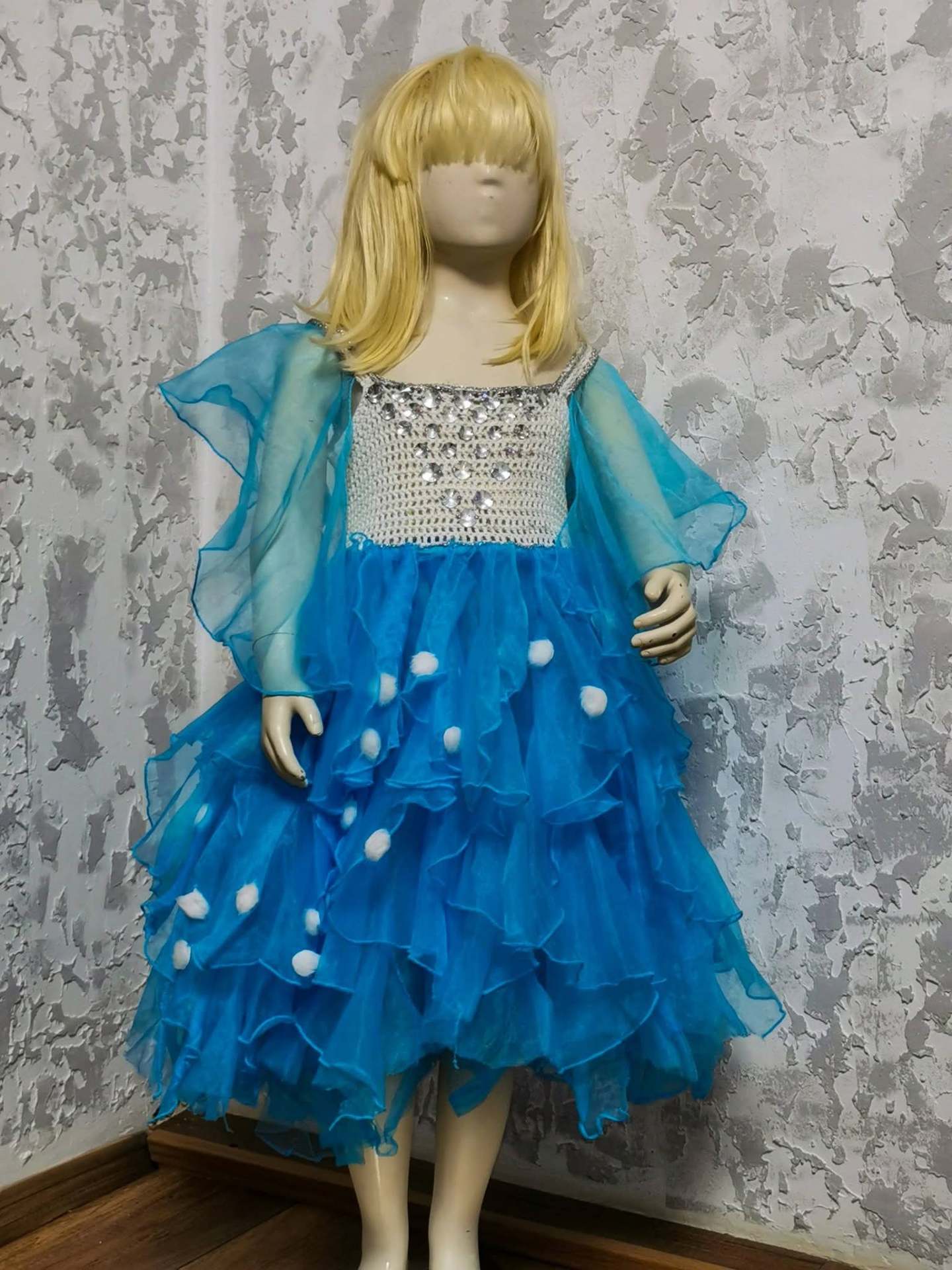 Rochiță de ocazie „Prințesa Bleu” cu cristale – produs handmade Jeraima, lucrat manual pe comandă
