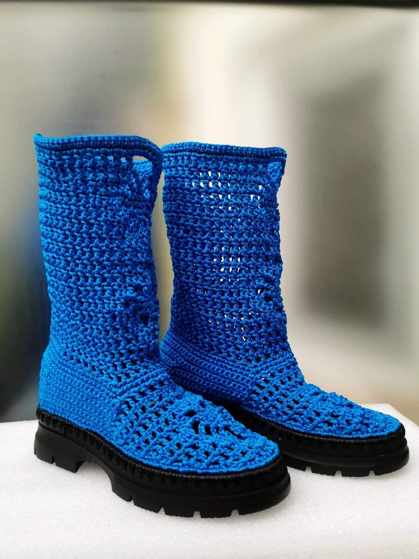 Cizme croșetate „Azur” cu talpă chunky – produs handmade Jeraima, lucrat manual pe comandă